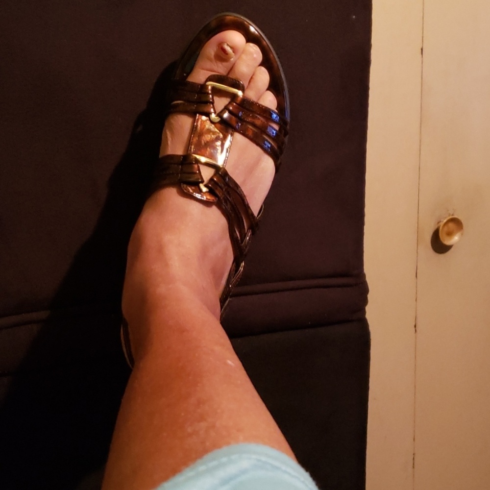 Shoes - Picture 4 of 7